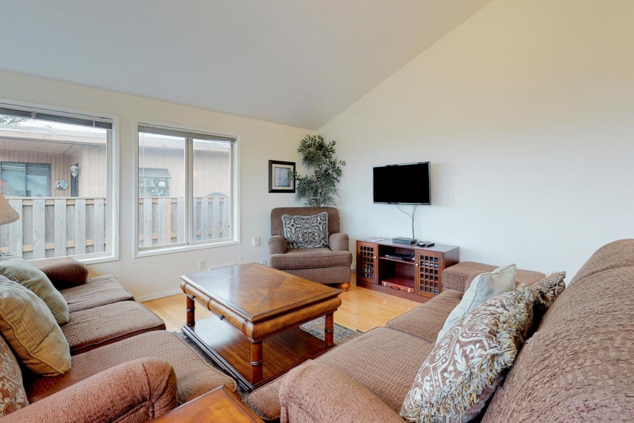 Newport'S Cypress Oceanview Home Экстерьер фото