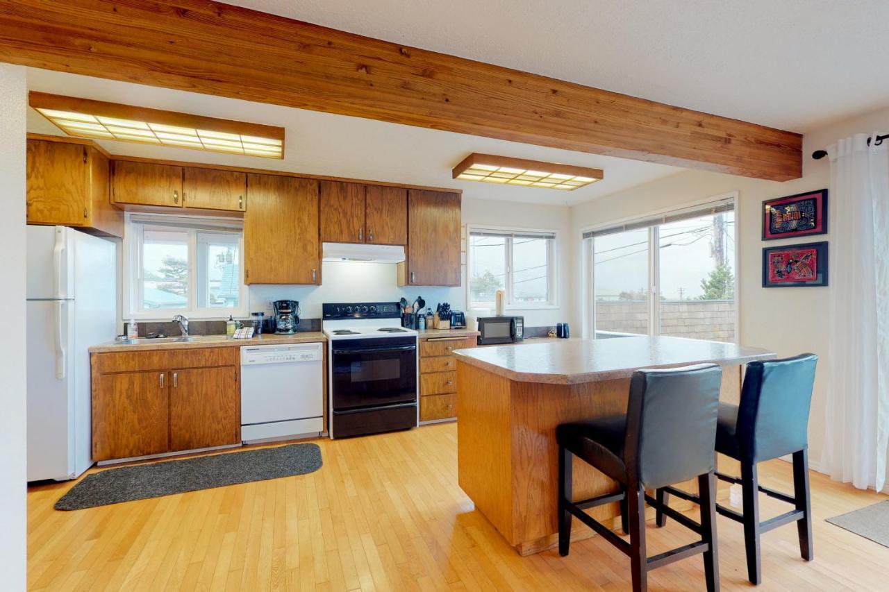 Newport'S Cypress Oceanview Home Экстерьер фото