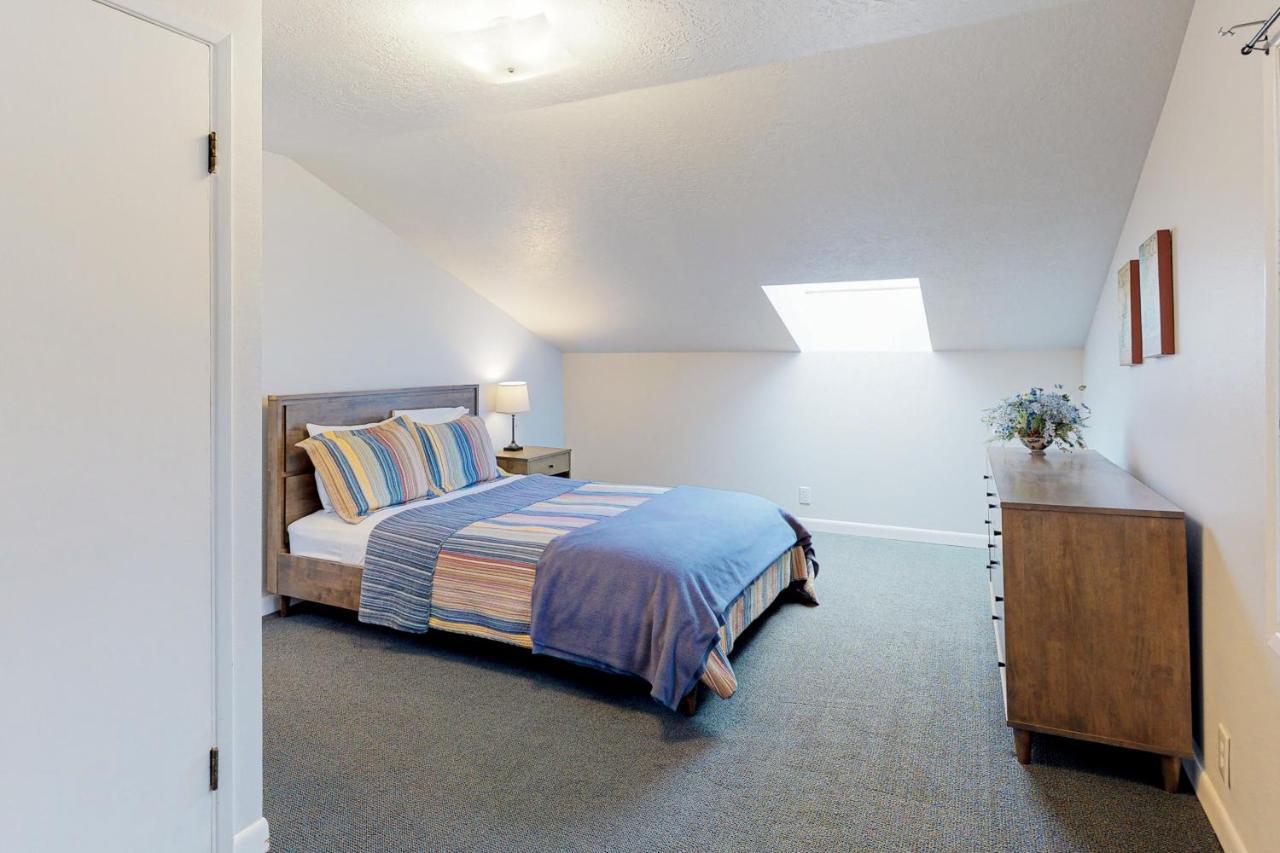 Newport'S Cypress Oceanview Home Экстерьер фото