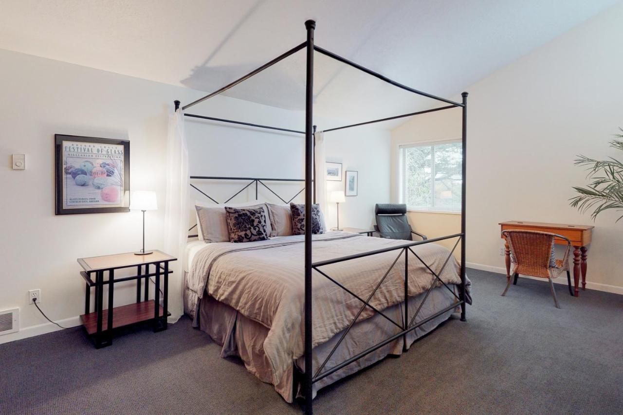 Newport'S Cypress Oceanview Home Экстерьер фото