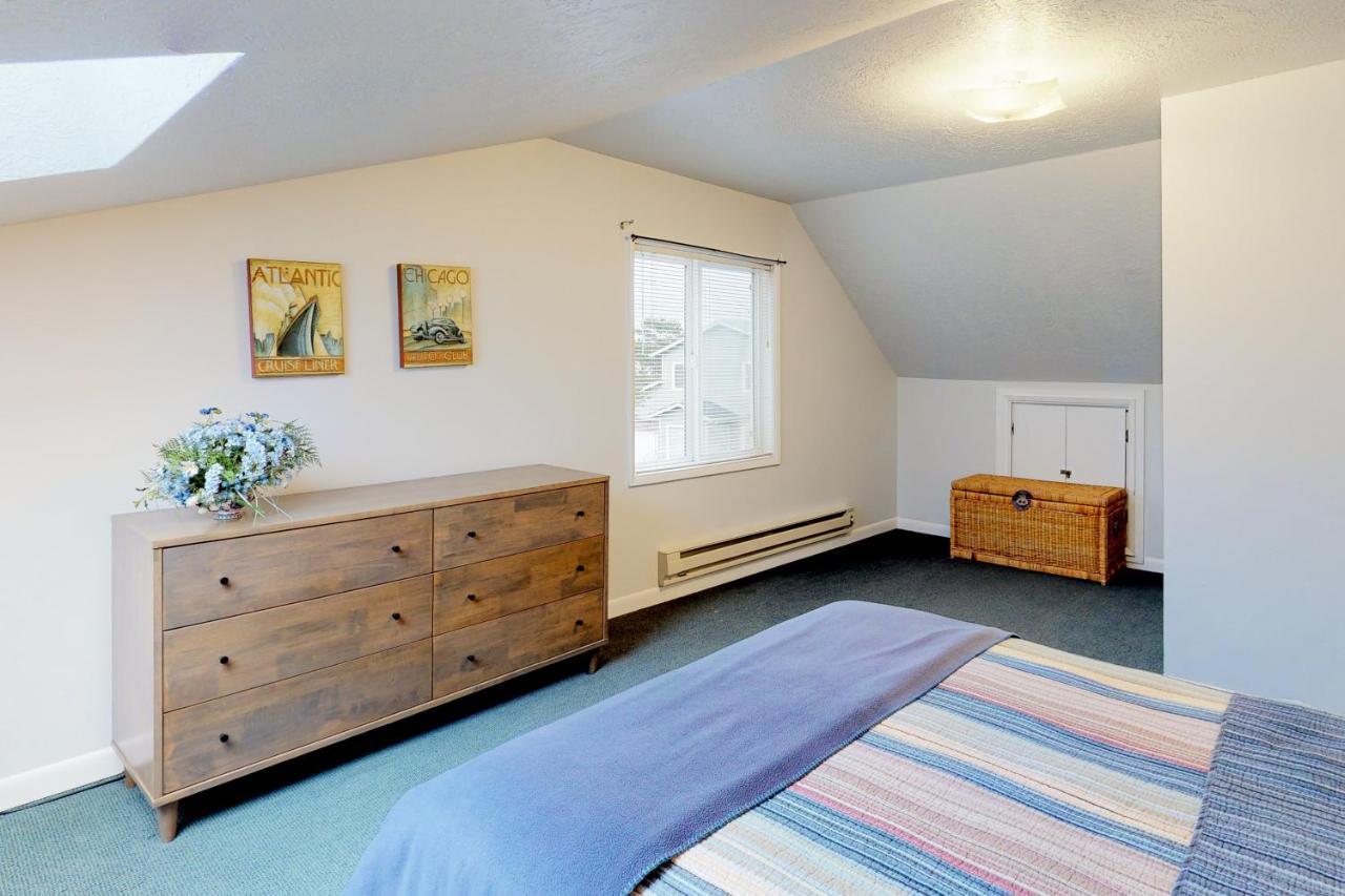 Newport'S Cypress Oceanview Home Экстерьер фото
